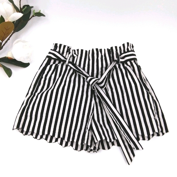 Aaron & Amber Pants - AARON & AMBER Scalloped Tie Waist Paper Bag Shorts